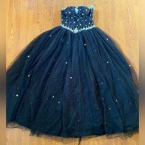 Women’s black formal strapless gown size 8 corset back floor length